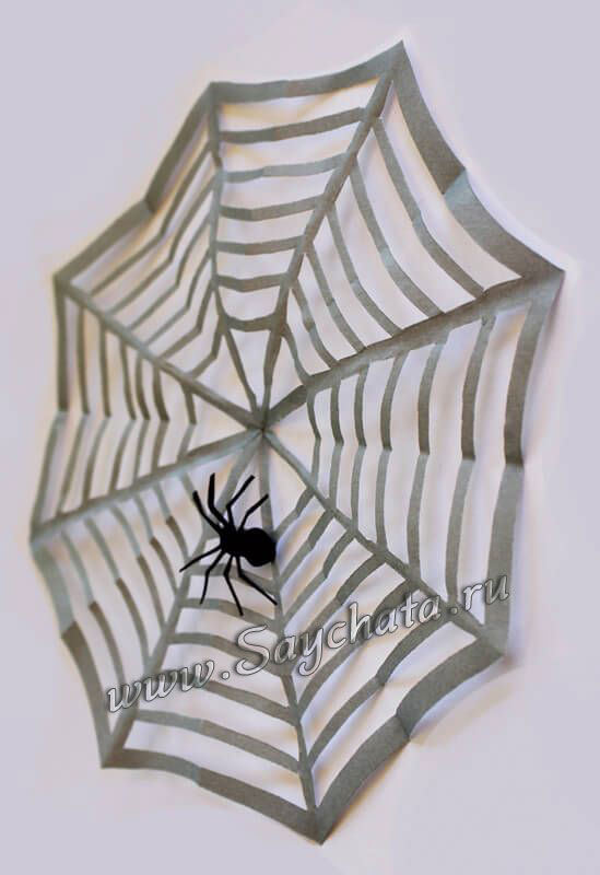 Паук на паутине для Хэллоуина